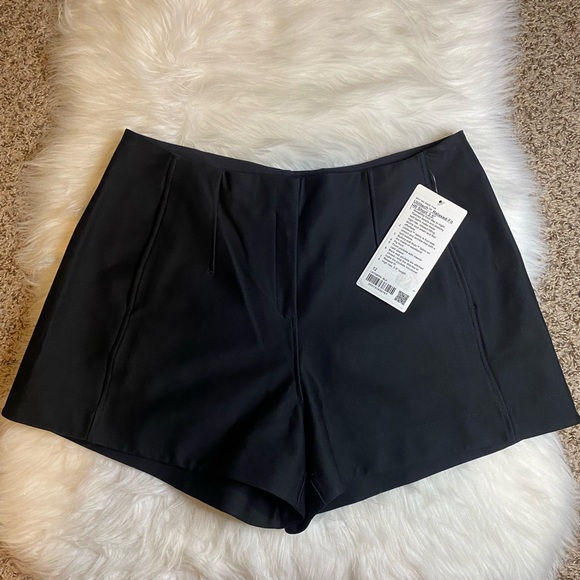Lululemon Utilitech Relaxed Fit High Rise Short 3.5” Size 12 Black New
